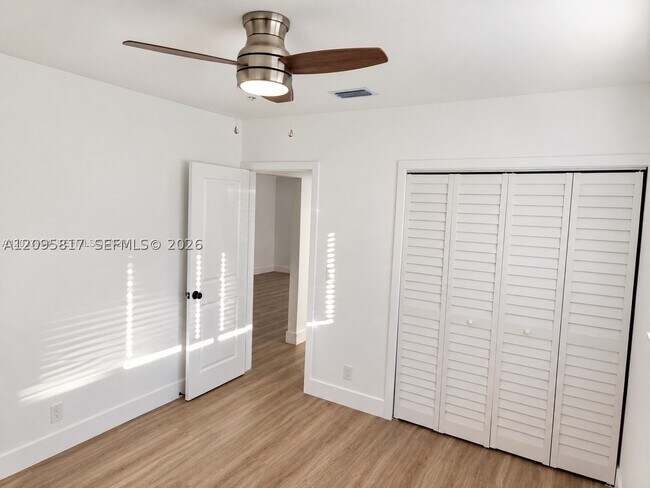 Foto del edificio - 2080 NE 172nd St