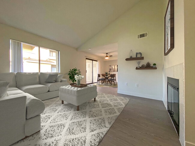 Building Photo - Cero Townhomes