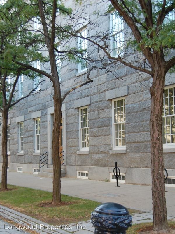 Building Photo - 33 3rd Ave