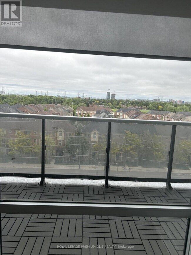 Photo du bâtiment - 4800-4800 Hwy 7