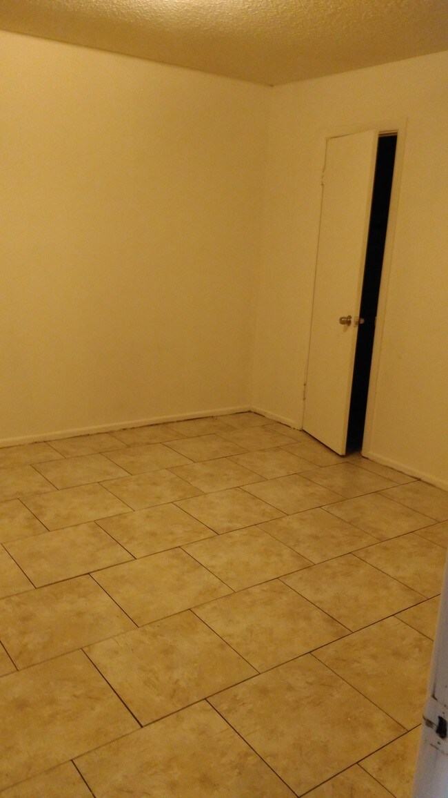 Building Photo - 1006 Baxley Ln