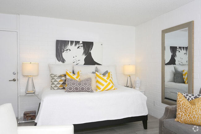 Studio - 450 SF - Latitude 33