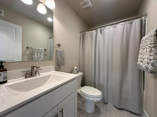 Foto del edificio - 1404 Winding Stream Rd