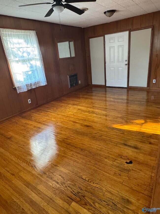 Foto del edificio - 2110 Phillips Rd NW