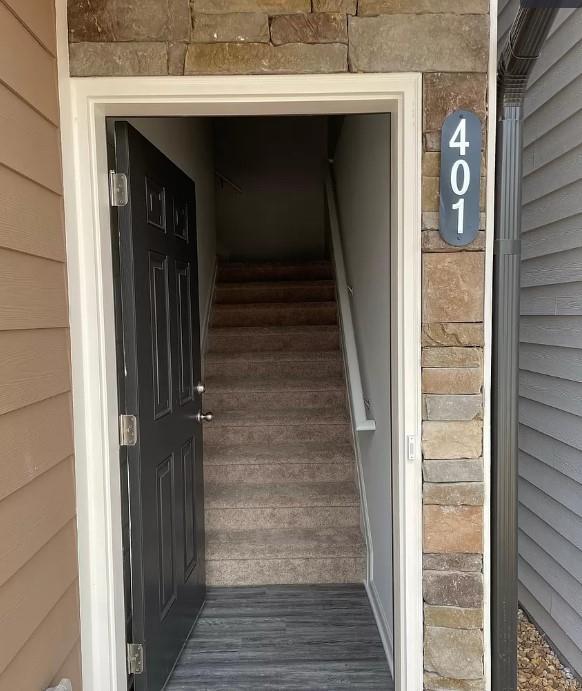 Building Photo - 401 Ruths Dr