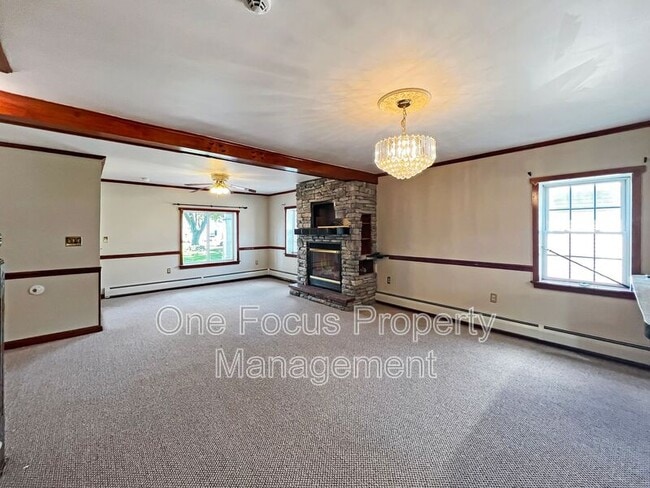 Building Photo - 2734 Dove St