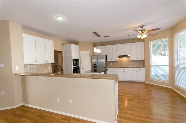 Building Photo - 4004 Halfway Cove