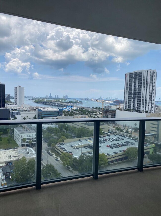 Foto del edificio - 1600 NE 1st Ave
