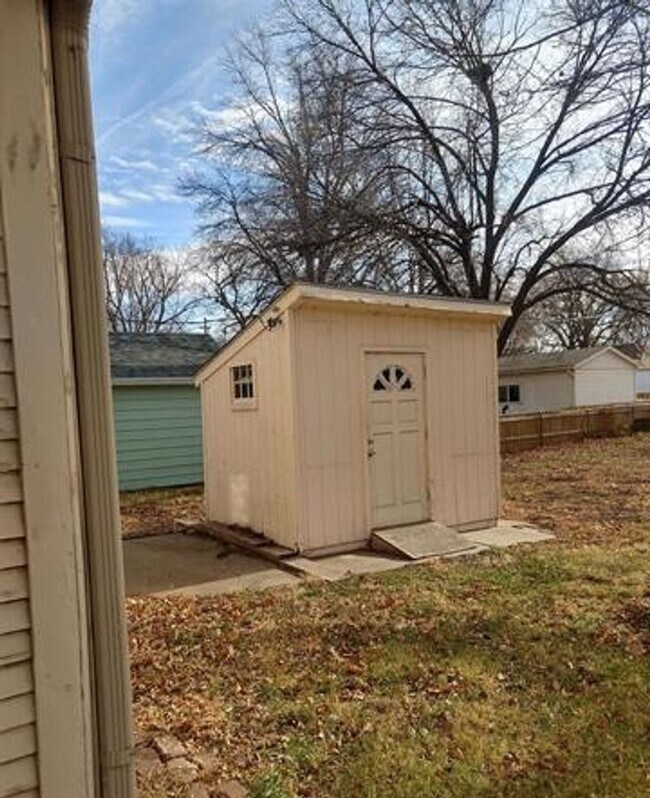 Building Photo - Cottage in Historic North Lincoln