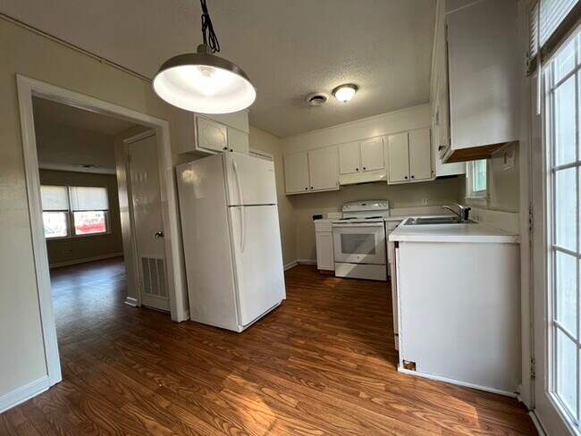 Foto del edificio - 305 Rountree St W