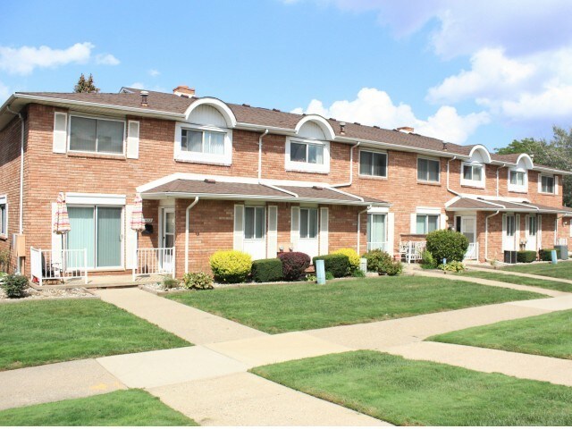 Sterling Commons 600 Apartments Sterling Heights Mi Apartments Com