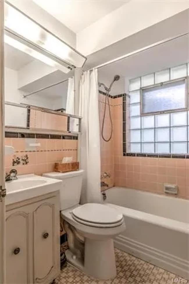 Building Photo - Charming 2BD/1BA at St. Louis