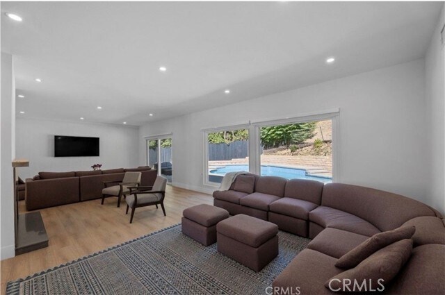 Foto del edificio - 4240 Kingfisher Rd