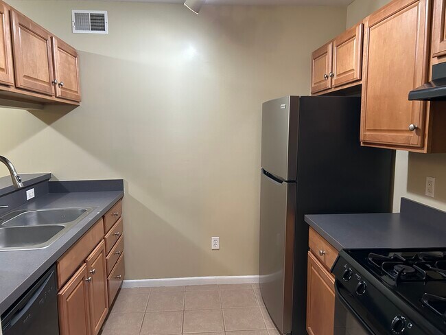 Foto del edificio - 2269 S Main St