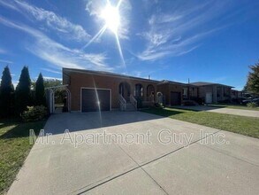 Building Photo - 42 Gatineau Dr