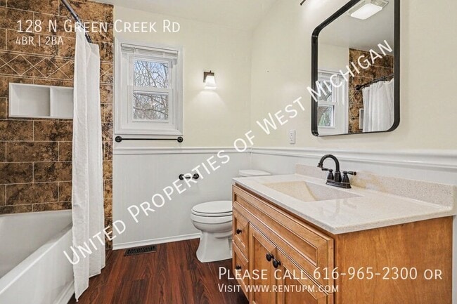 Building Photo - 128 N Green Creek Rd