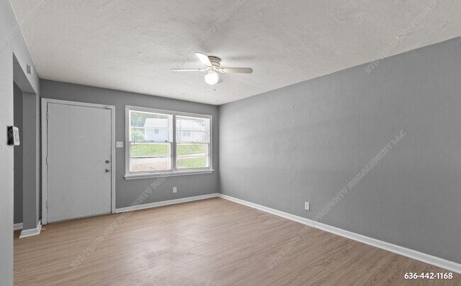Building Photo - 330 S Marguerite Ave