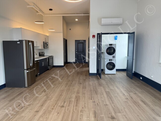 Building Photo - 151 St Paul St