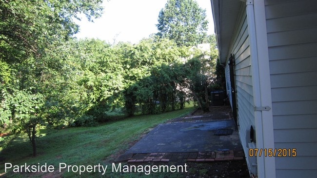 Building Photo - 4 br, 2.5 bath House - 1000 Fox Valley Trail