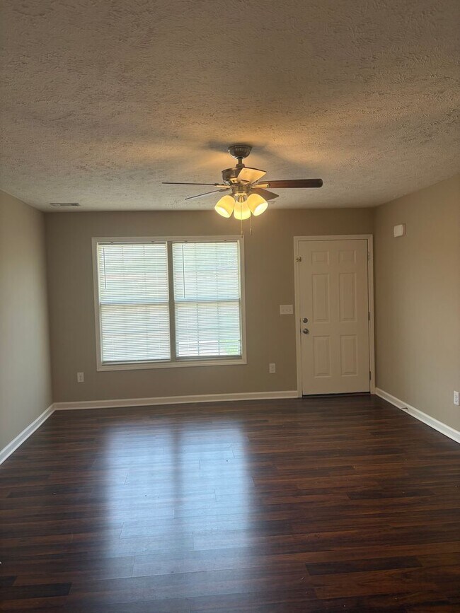 Foto del edificio - Cute 3 Bedroom Brick Home in Manchester!