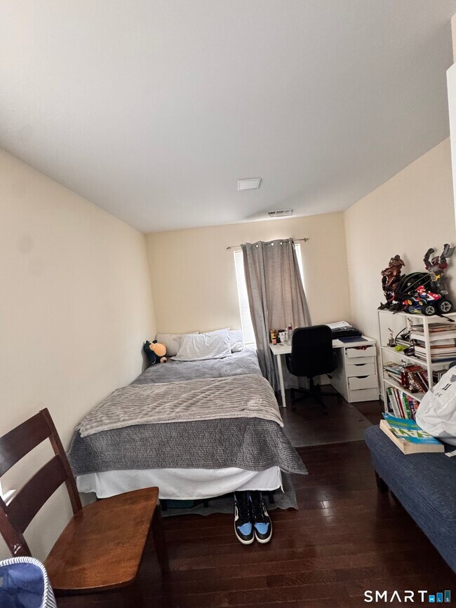 Foto del edificio - 18 Soundview Ave