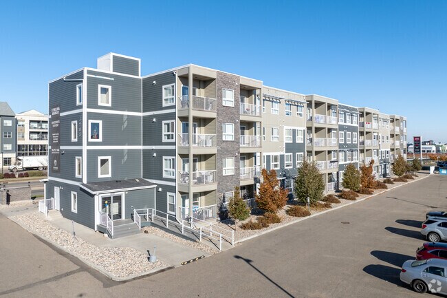 Building Photo - Sterling Manor