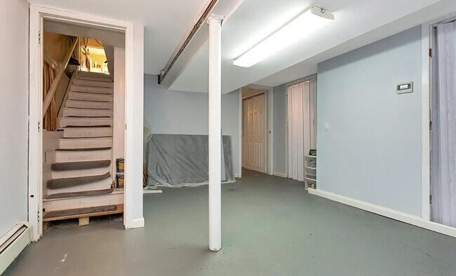 Foto del edificio - 753 Logan Ave