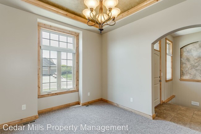 Foto del edificio - 4 br, 3 bath House - 1050 Beau Jardin