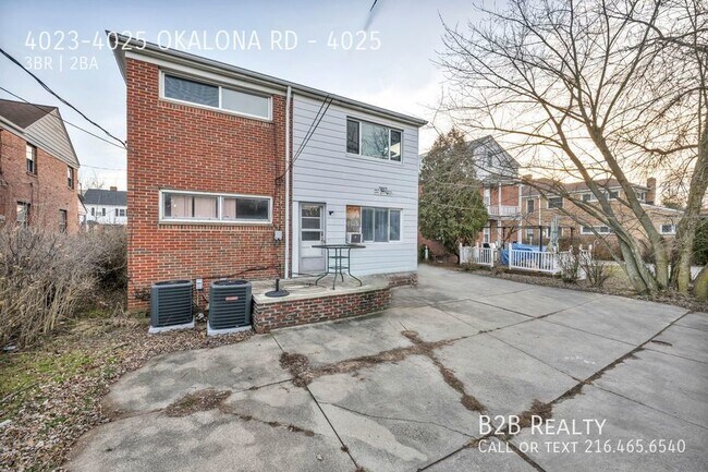 Foto del edificio - "Modern Elegance: Spacious 3 Bed, 1.5 Bath...