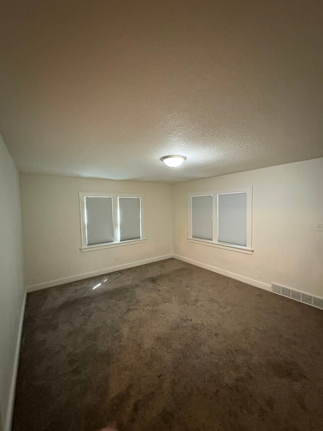 Building Photo - 516 Cutler St