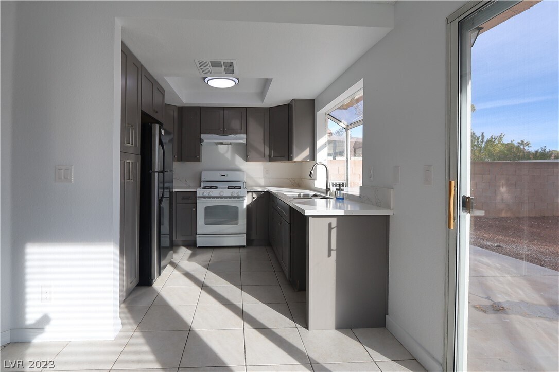 Foto del edificio - 3220 Oyster Bay St