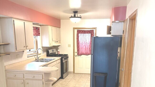 Foto del edificio - 7121 W Foster Pl