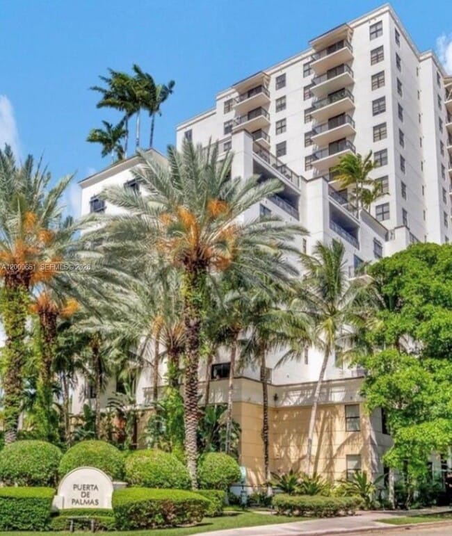 Foto del edificio - 888 Douglas Rd