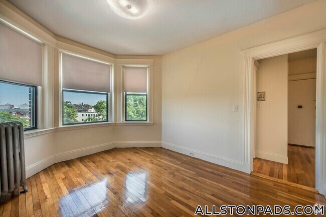 Building Photo - 1152 Commonwealth Ave