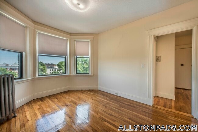 Building Photo - 1152 Commonwealth Ave