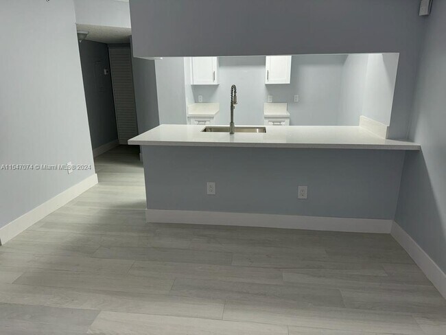 Foto del edificio - 440 S Park Rd