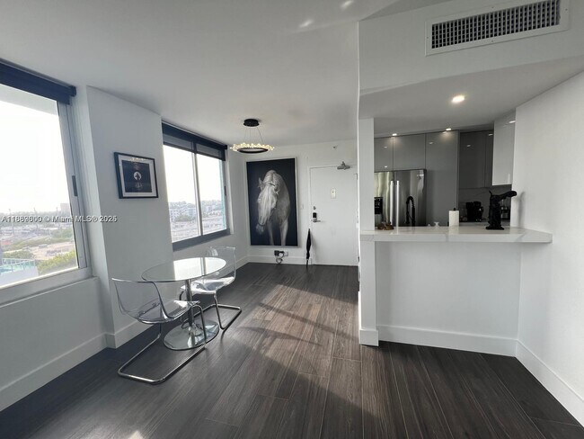 Foto del edificio - 1200 West Ave