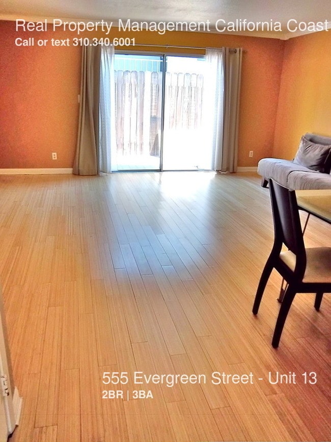 Building Photo - 555 Evergreen St