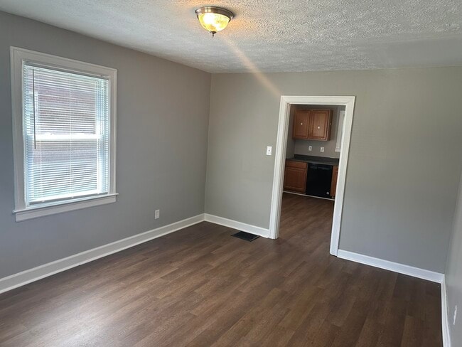Building Photo - 148 Fairlawn Ave