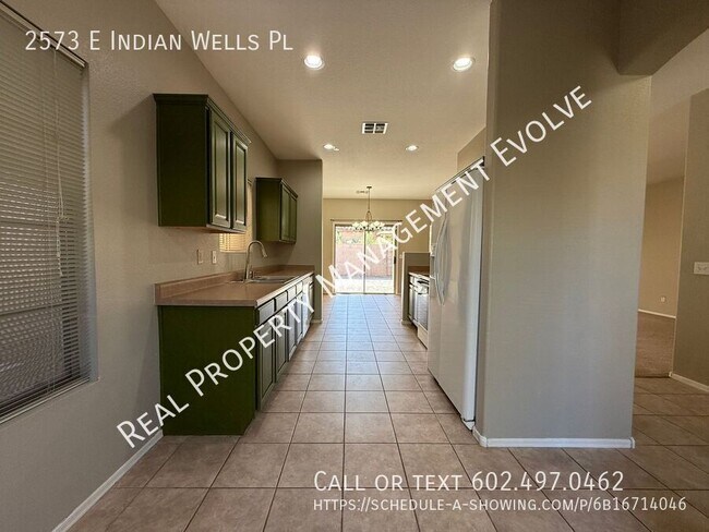 Building Photo - 2573 E Indian Wells Pl