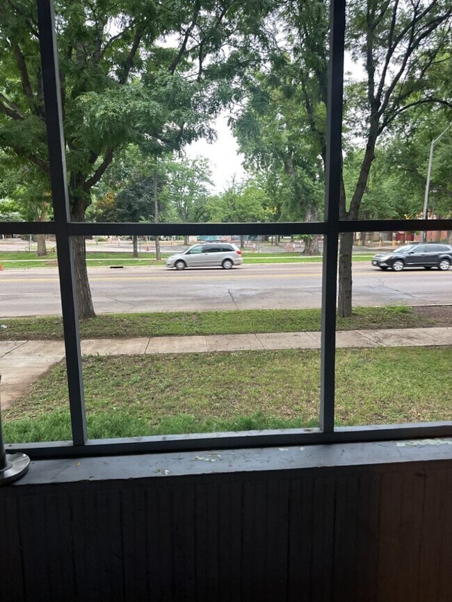 Building Photo - STUDENTS WELCOME! Spacious Single Family Home in Historic Old Town!