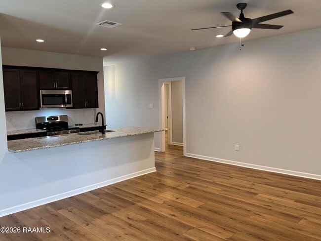 Building Photo - 213 Tatum Ln