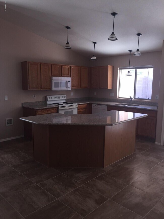 Foto del edificio - 16054 N 138th Dr