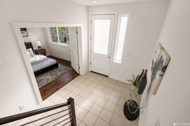 Building Photo - Exquisite 4-Bedroom, 3.5-Bathroom Townhous...