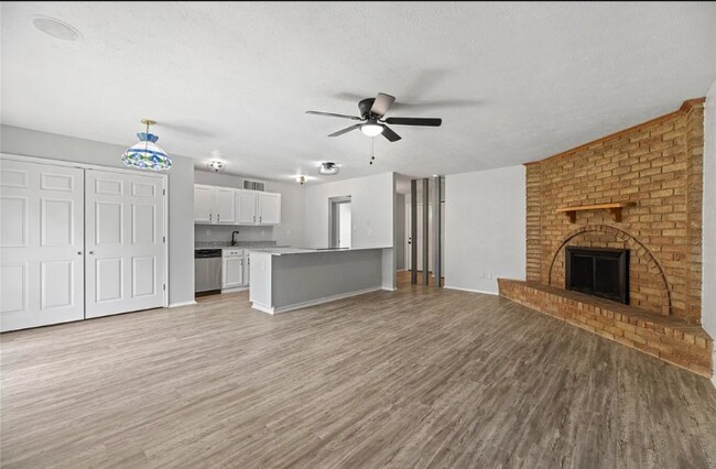 Foto del edificio - 510 Woodcrest Way