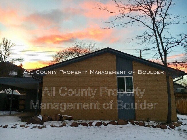 Foto del edificio - 1325 Hartford Dr