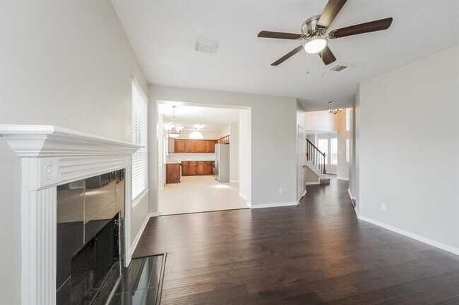 Building Photo - 20426 Drakewood Dr