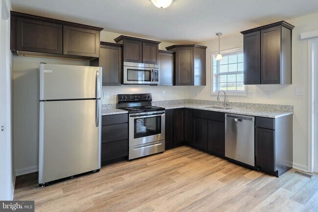 Building Photo - 91 Deatrick Dr