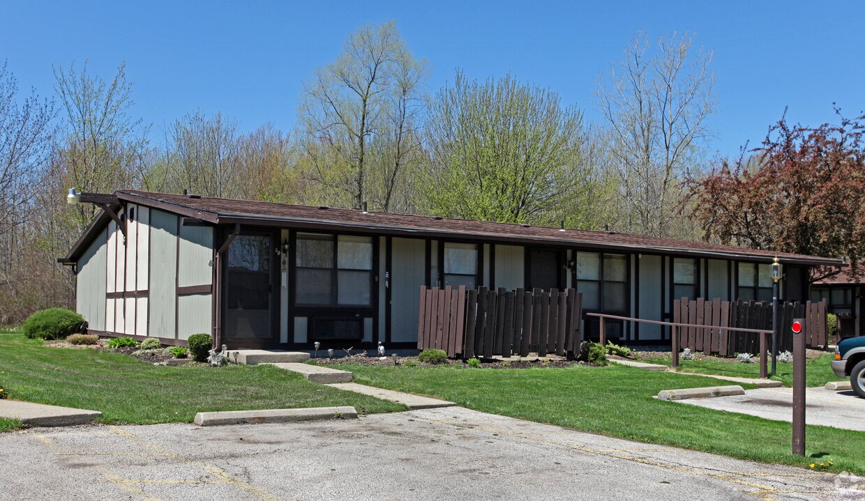 Darmouth Place Apartments in Geneva, OH