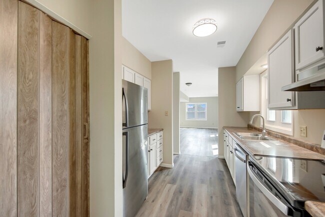 Kitchen - 1011 N Humboldt Ave N